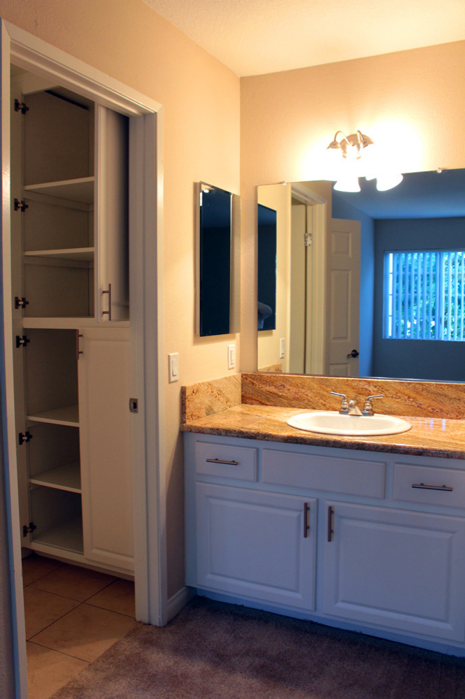 This image is the visual representation of 2x1 bedroom 11 in Rose Pointe Apartments.